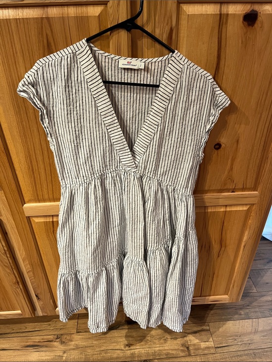 Vineyard Vines Dresses & Skirts - Vineyard Vines Jet Stripe Tiered Linen Dress, size Small - EUC